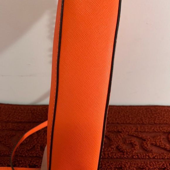 Authentic Michael Kors jet set large saffiano - Picture 5 of 7